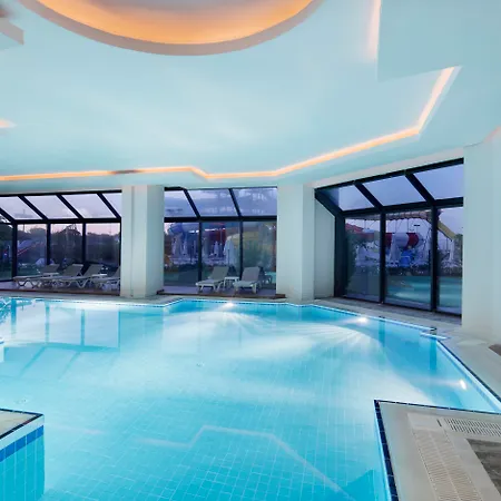 Lago Hotel Complex 5*