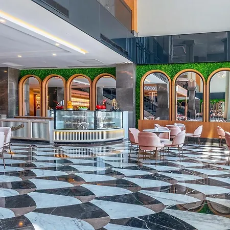 Station touristique Lago Hotel 5*
